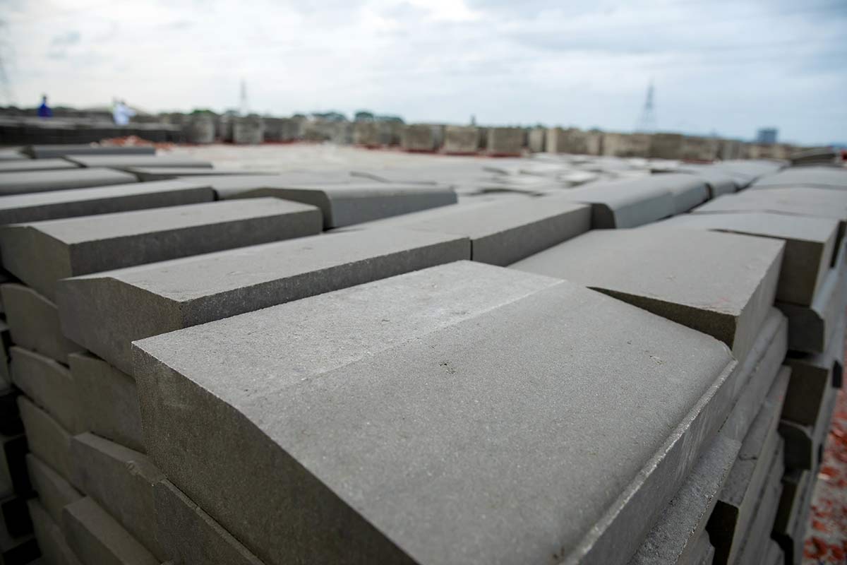 এজিন ব্রিক্স